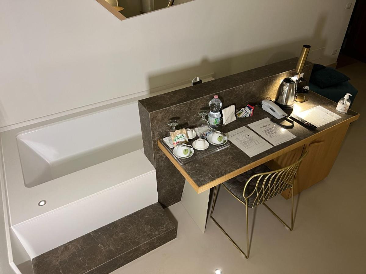 Euvodia Luxury Rooms Matera Eksteriør bilde
